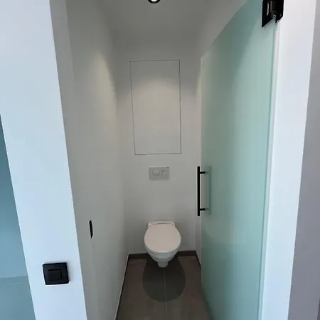 Luxurious With Feet In The Sea & Apartment