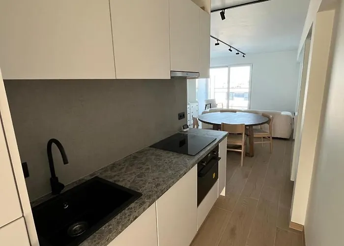 Luxurious With Feet In The Sea &